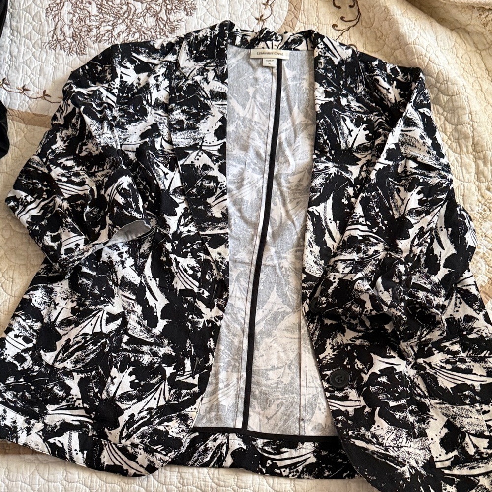 Coldwater Creek Black and White Abstract Print Blazer